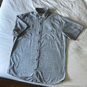 Men’s button up short sleeve cotton shirt.